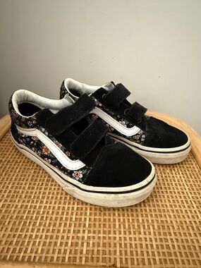 Vans Kids Black Floral Velcro Old Skool Sneakers